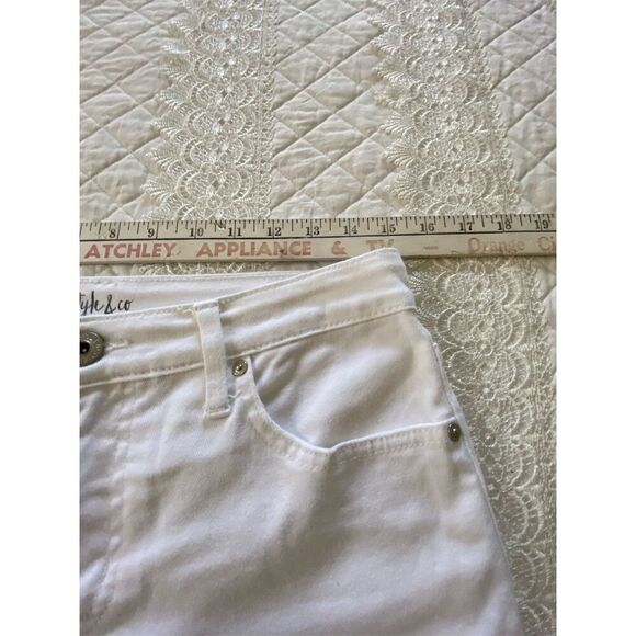 Style & Co Girlfriend Jeans White Midrise Curvy Fit Size 4 - Picture 9 of 11